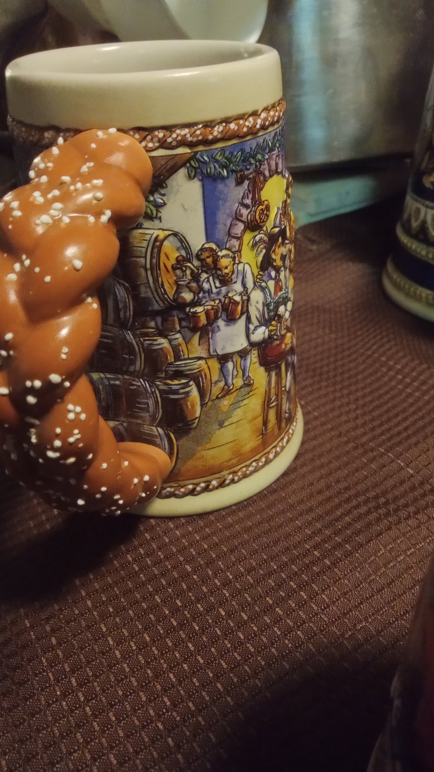 Lot of 6 Mint Budweiser Beer Steins (No Box) – 1992 Oktoberfest, 2004 Holiday Clydesdales, Vintage Ceramarte Collection