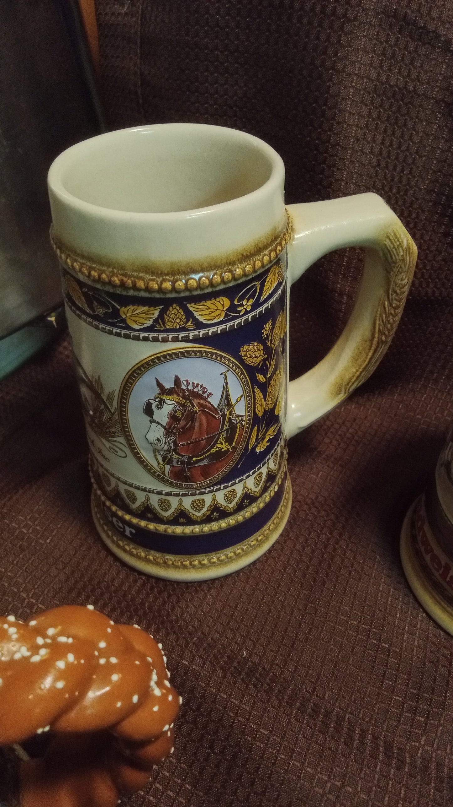 Lot of 6 Mint Budweiser Beer Steins (No Box) – 1992 Oktoberfest, 2004 Holiday Clydesdales, Vintage Ceramarte Collection